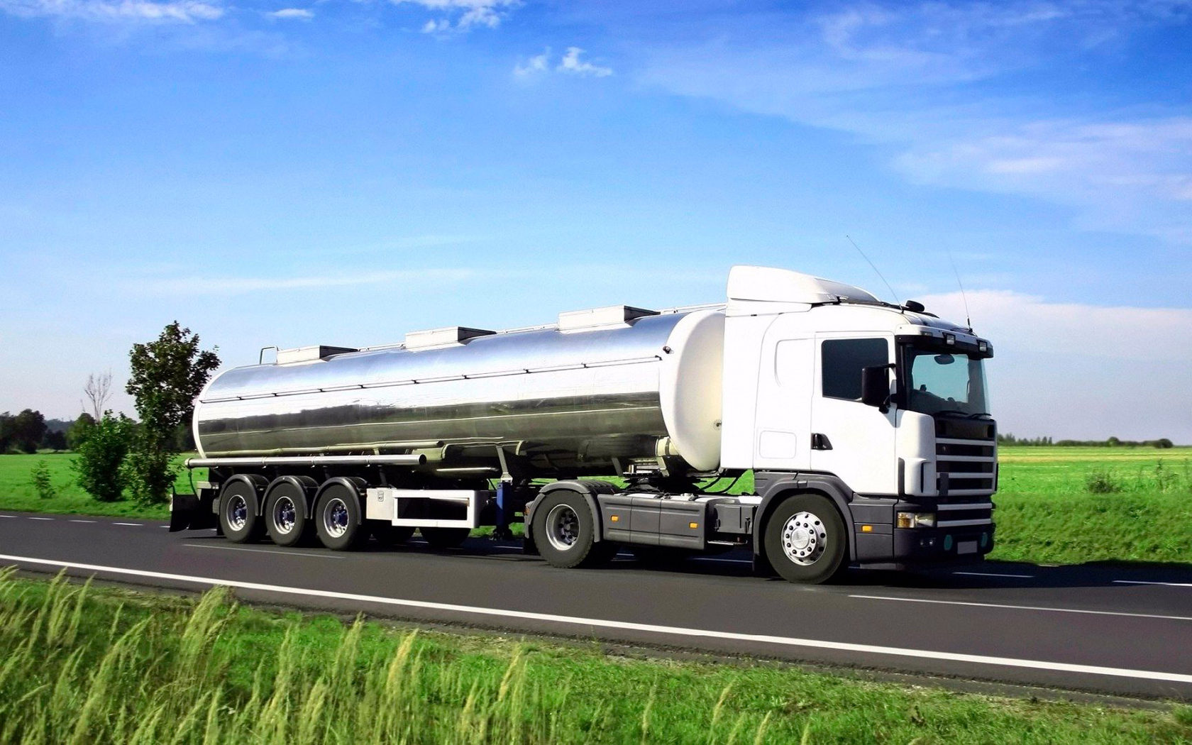 What rules and regulations must be followed when delivering petrol and diesel to Ukraine